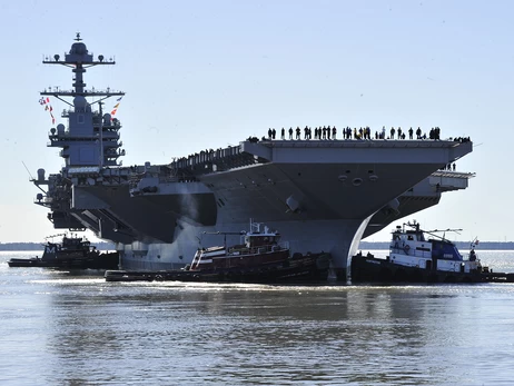 «Самый большой и смертоносный»: США отправили к Венесуэле корабль, способный заменить армию