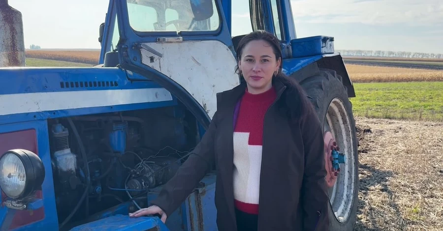 Беременная на тракторе: как учительница младших классов стала звездой тиктока