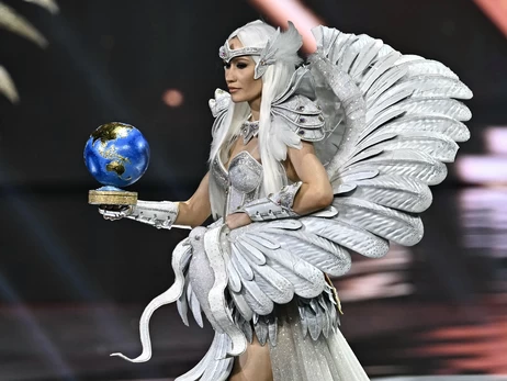 Мисс Украина Вселенная-2025 приняла участие в конкурсе нацкостюмов в образе 