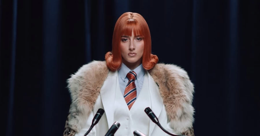 Певица Grisana снялась с номинаций музыкальных премий на фоне упреков об отце-коррупционере