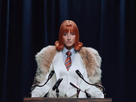 Певица Grisana снялась с номинаций музыкальных премий на фоне упреков об отце-коррупционере