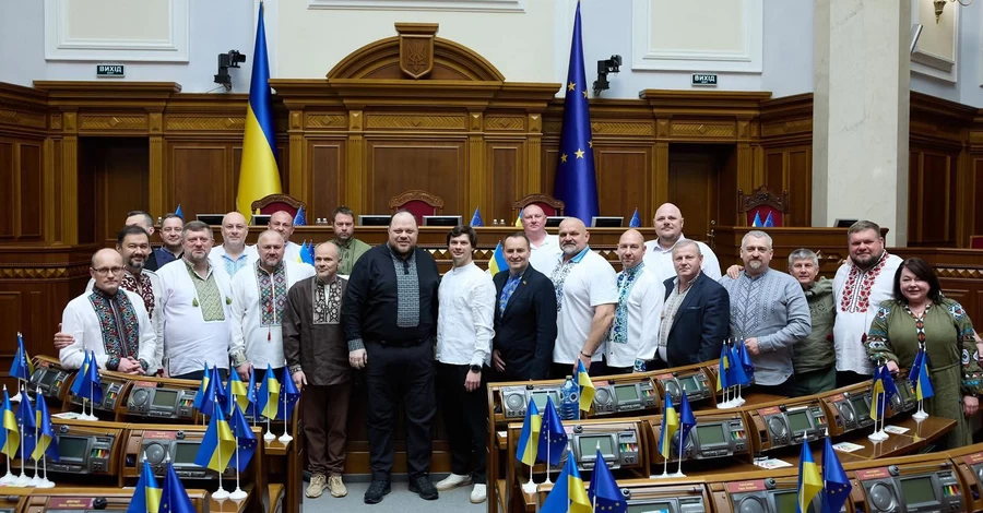 «Слуга народу»: що зараз являє собою пропрезидентська фракція монобільшості