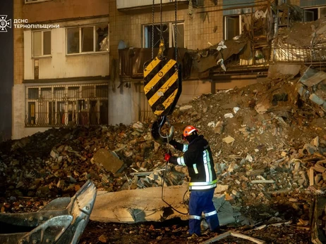 Разбор завалов в Тернополе продолжается, количество погибших возросло до 28
