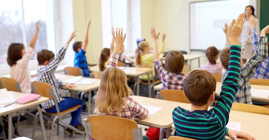 Школам рекомендуют продолжить обучение в июне или перейти на шестидневную учебную неделю, - МОН