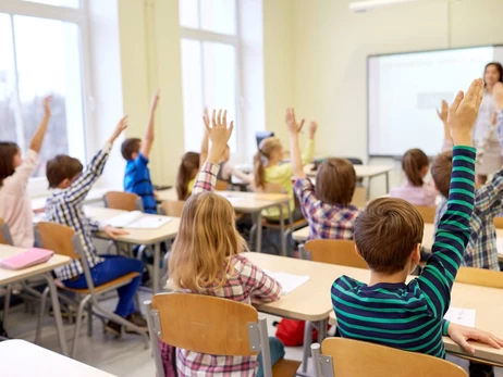 Школам рекомендуют продолжить обучение в июне или перейти на шестидневную учебную неделю, - МОН