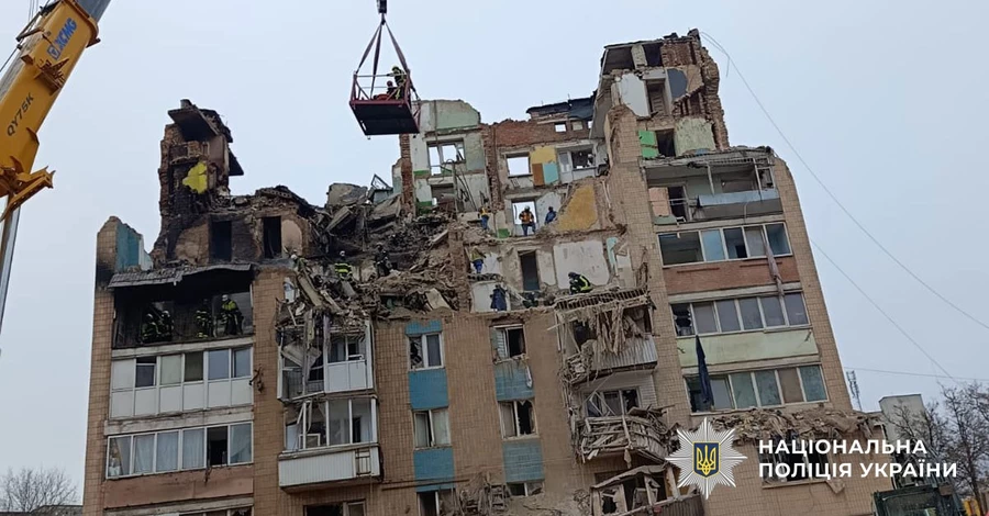 В Тернополе количество погибших возросло до 31 - из-под завалов достали тела женщины и двух детей