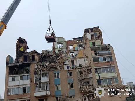 У Тернополі кількість загиблих зросла до 31 особи - з-під завалів дістали тіла жінки і двох дітей