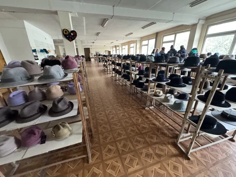 Капелюхи, що пережили імперію: у Хусті виготовляють головні убори, які носять навіть у Японії