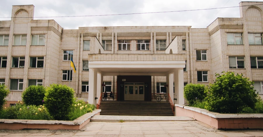 Глава МВД Украины отреагировал на конфликт родителей во львовской школе со стрельбой