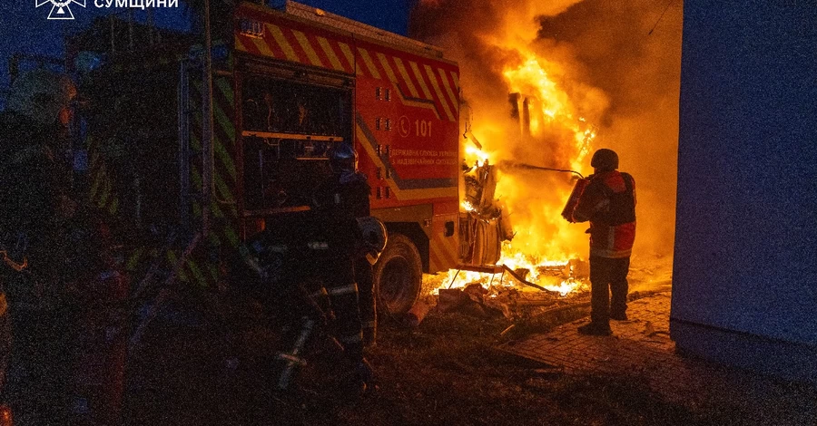 В Сумах россияне атаковали спасателей, которые прибыли тушить пожары от вражеских обстрелов