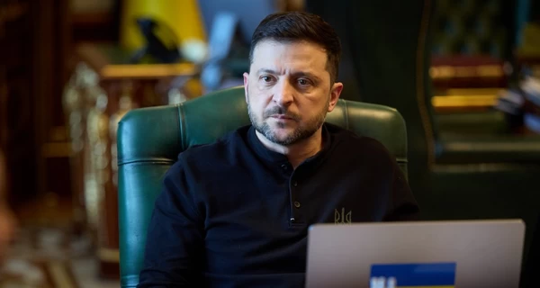 Зеленский ввел санкции против 56 морских судов, воровавших украинское зерно