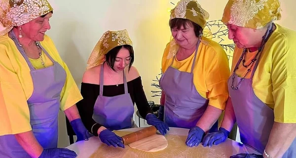 Львівські бабусі: Наші сирні пампухи мають знати у всьому світі, як МакДональдс