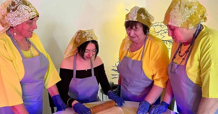 Львовские бабушки: Наши сырные пампушки должны знать во всем мире, как МакДональдс