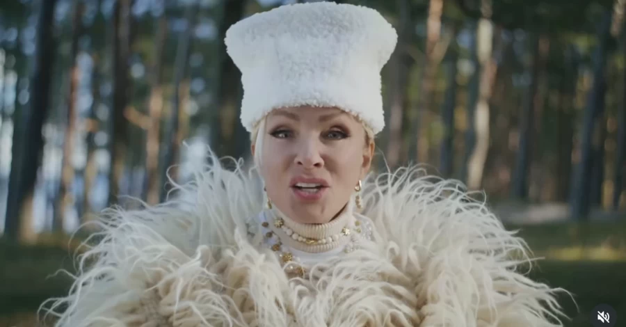 АТБ відповів на критику реклами з Лаймою Вайкуле, яка співає 