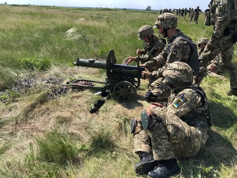 У Покровську йдуть бої, ЗСУ контролюють ситуацію, ніякого оточення немає, - військові