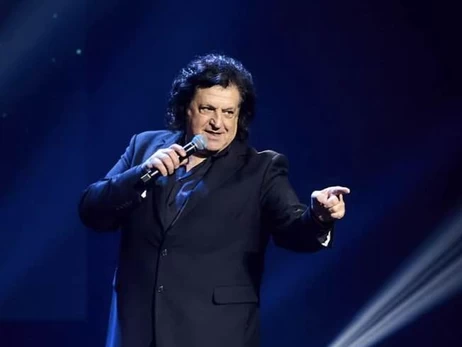 Іво Бобул показав дитячий знімок - у родинному колі, на руках у тата