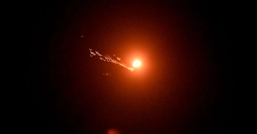 Ночью россияне атаковали 142 дрона по 6 направлениям.