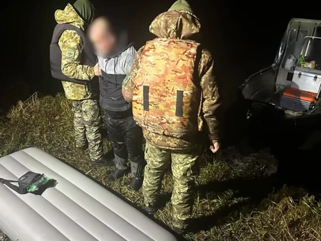 Вінничанин намагався доплисти до Молдови на надувному матраці, його врятували прикордонники