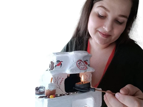 Піч, що гріє душу: майстриня з Полтавщини створює мініатюрні свічники-обереги