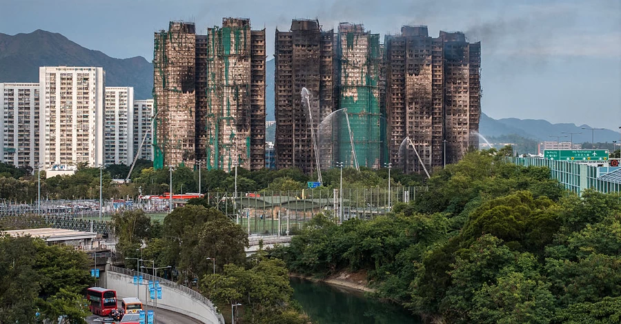 В Гонконге больше суток горел жилой квартал - погибли 128 человек, 200 пропавших