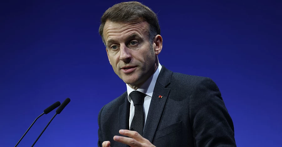 Макрон объявил о введении во Франции добровольной военной службы из-за российской угрозы