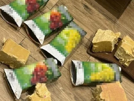 Двоє неповнолітніх та 20-річний юнак ховали комплектуючі до вибухівки для терактів на заході України