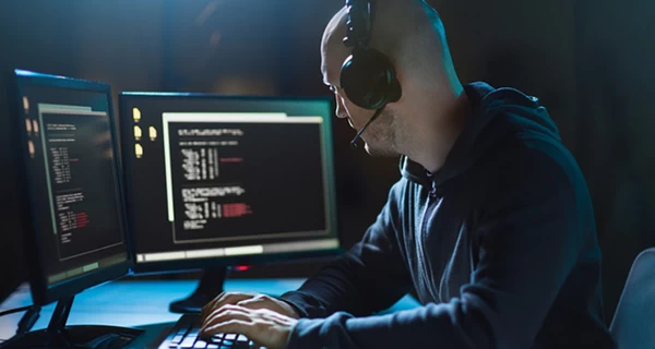 У «великого брата» - великі «вуха»: хто, як і навіщо прослуховує політиків