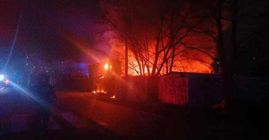 У Києві на Оболоні пролунав сильний вибух біля заправки 