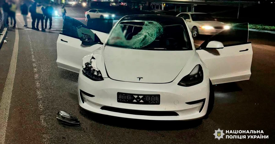 У Києві затримали водія Tesla, який на смерть збив дитину на пішохідному переході