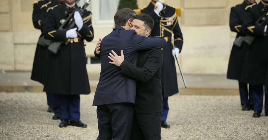 Зеленский и Макрон начали встречу в Елисейском дворце