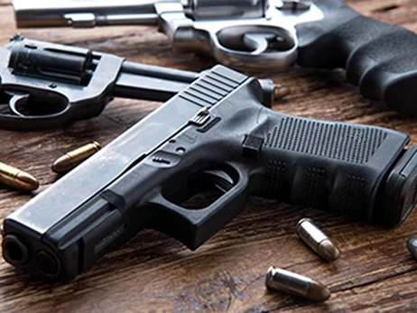 Битва за пістолети: депутати підготували 700 правок до законопроєкту про цивільну зброю