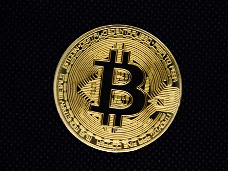 Крипторинок знову лихоманить: Біткоїн несподівано обвалився нижче 85 тисяч доларів 