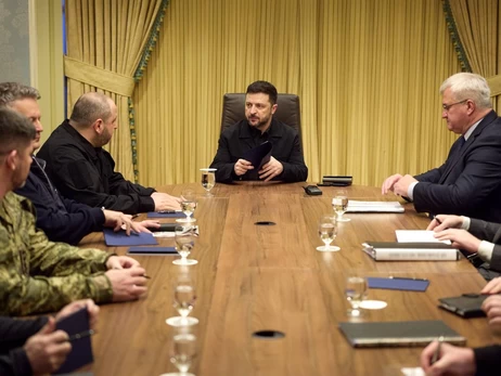 Зеленський заслухав доповідь Умєрова: обговорили речі, які не можуть звучати телефоном