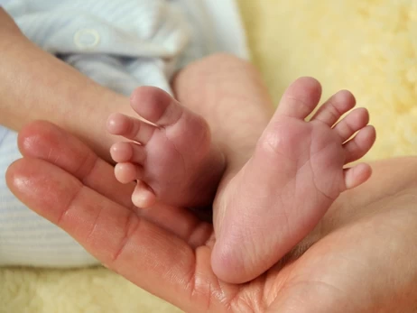 Новонародженого, чия мати загинула під час обстрілу Києва, виписують із лікарні