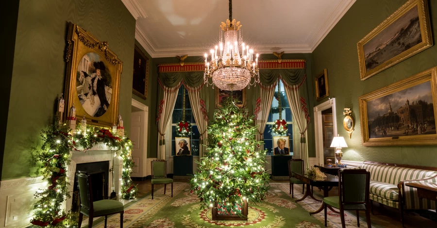 Меланія Трамп прикрасила Білий дім до Різдва за допомогою модельєра Ерве П'єра