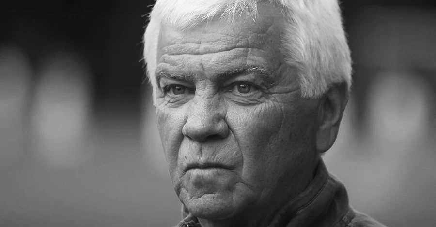 На стадионе 