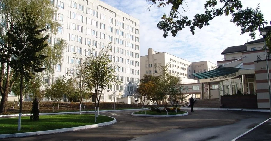 Теневые кураторы возвращаются: закупки медоборудования в Киеве снова ведут к Фисталю, Беззубенко и Добровскому