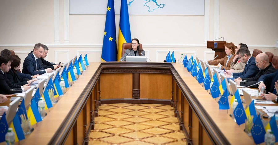 Кабмін розпустив наглядові ради ключових компаній в енергетиці