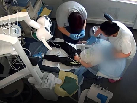 У Києві стоматологу оголосили підозру через смерть дитини під час анестезії