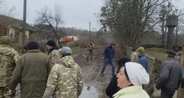 В Житомирской области воюют с крестьянами и издеваются над коровами (видео)