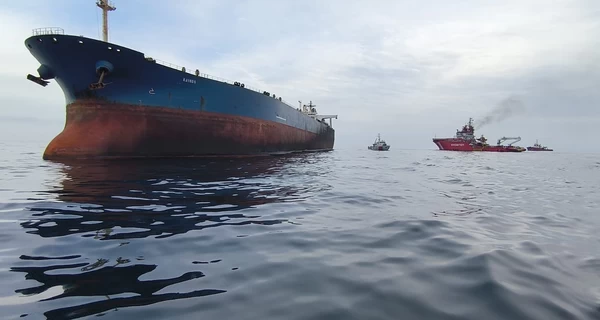 Україна б'є по танкерах, Путін загрожує топити всіх підряд: війна виходить за морські кордони