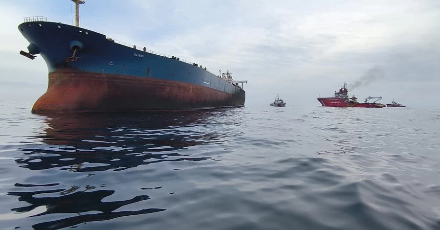 Україна б'є по танкерах, Путін загрожує топити всіх підряд: війна виходить за морські кордони