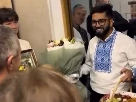 Користувачів соцмереж вразило відео, на якому іноземець українською освідчується коханій