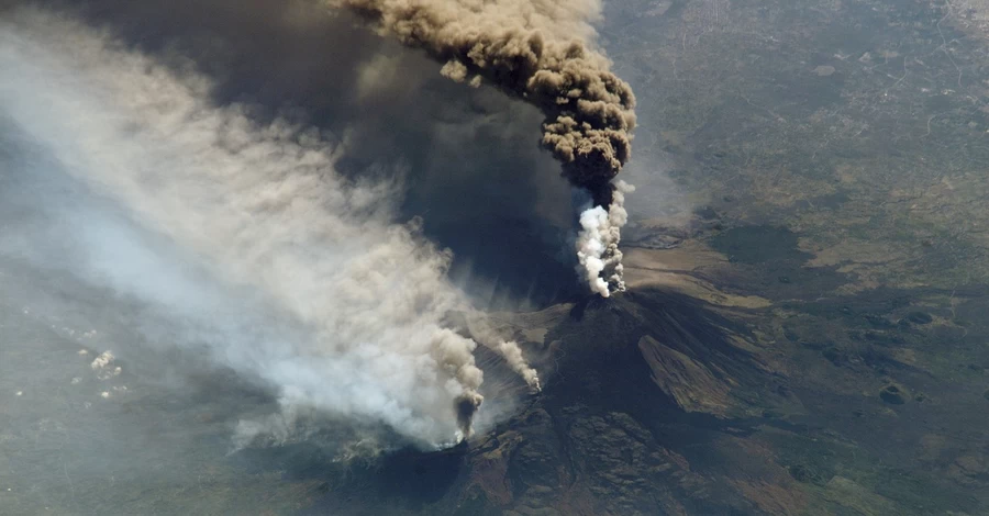 Ученые связали вулканы и чуму - извержения способствовали уничтожению половины Европы