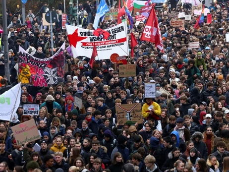 Німеччину охопили масштабні протести – молодь виступила проти призову на військову службу