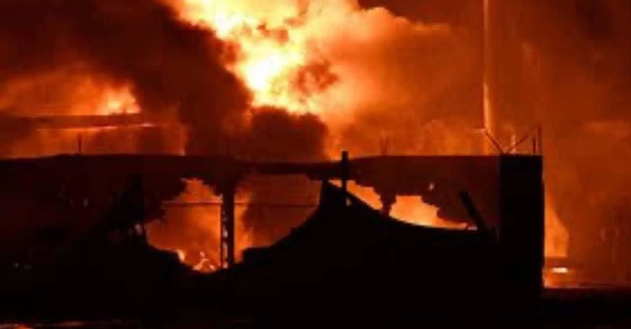 Россияне массированно атаковали Кременчук - в городе перебои со светом и водой