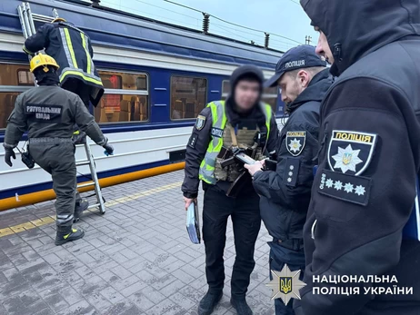 У Києві підліток загинув на очах пасажирів, залізши на вагон електрички
