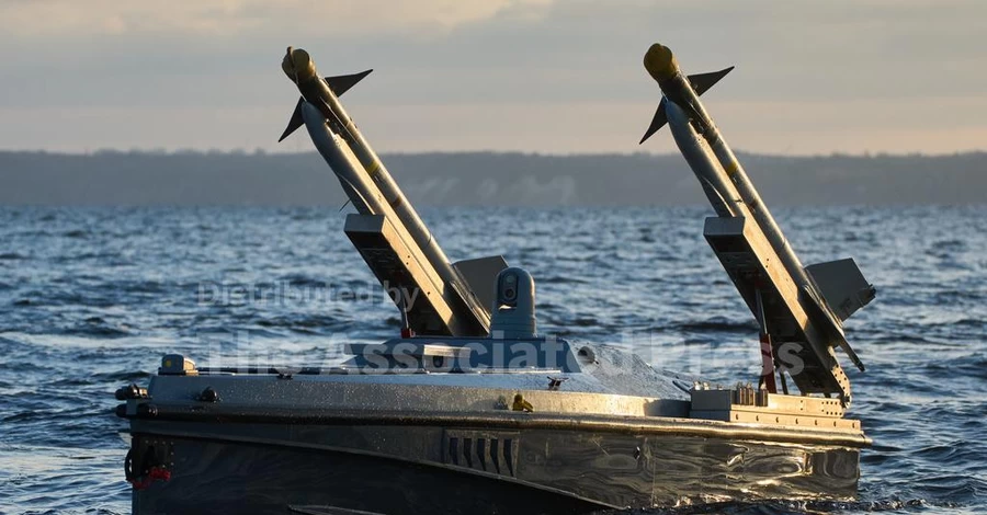 Фотограф показал украинские морские дроны, оснащенные ракетами