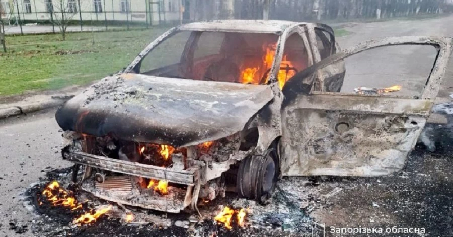 В Запорожской области россияне ударили FPV-дроном по автомобилю ритуальной службы