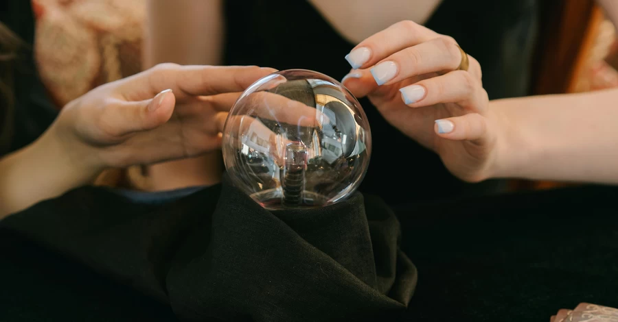 Продаем веру и надежду, дорого: почему растет интерес к оккультизму